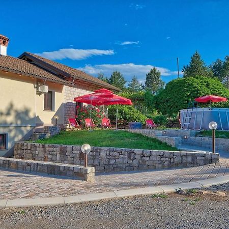 Villa Pocitniska Hisa Miklavcic Primorska Divača Esterno foto