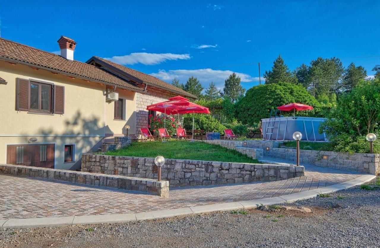 Villa Pocitniska Hisa Miklavcic Primorska Divača Esterno foto