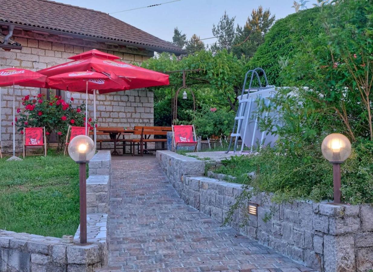 Villa Pocitniska Hisa Miklavcic Primorska Divača Esterno foto